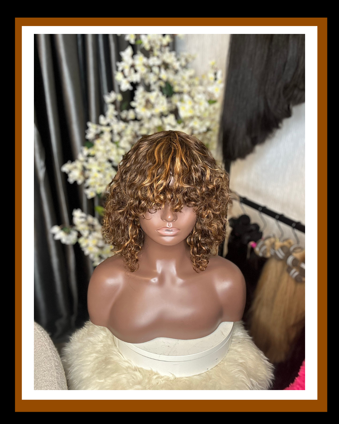 LARA LUXURY CURL SDD BANG WIG