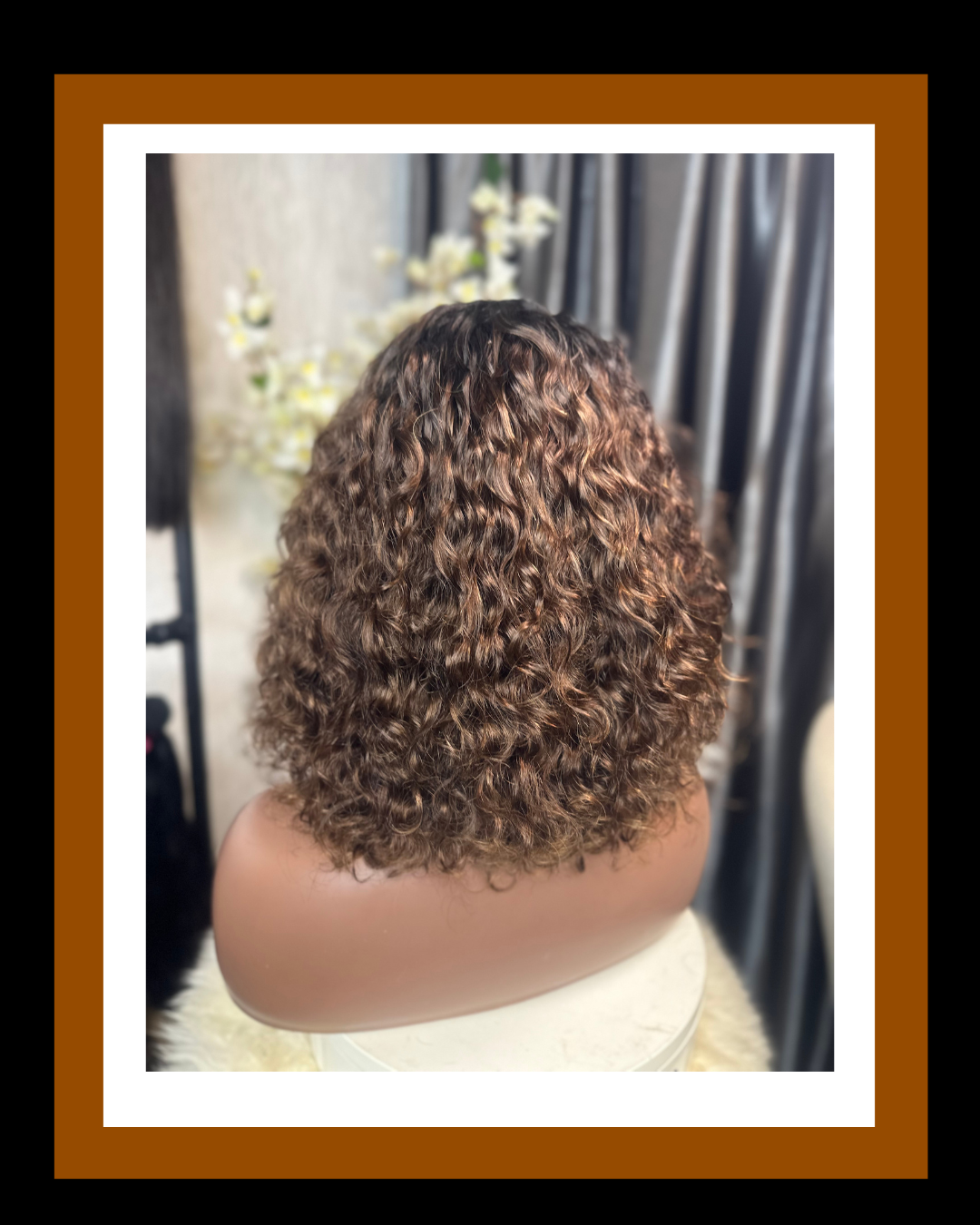 LARA LUXURY CURL SDD BANG WIG 1B/4