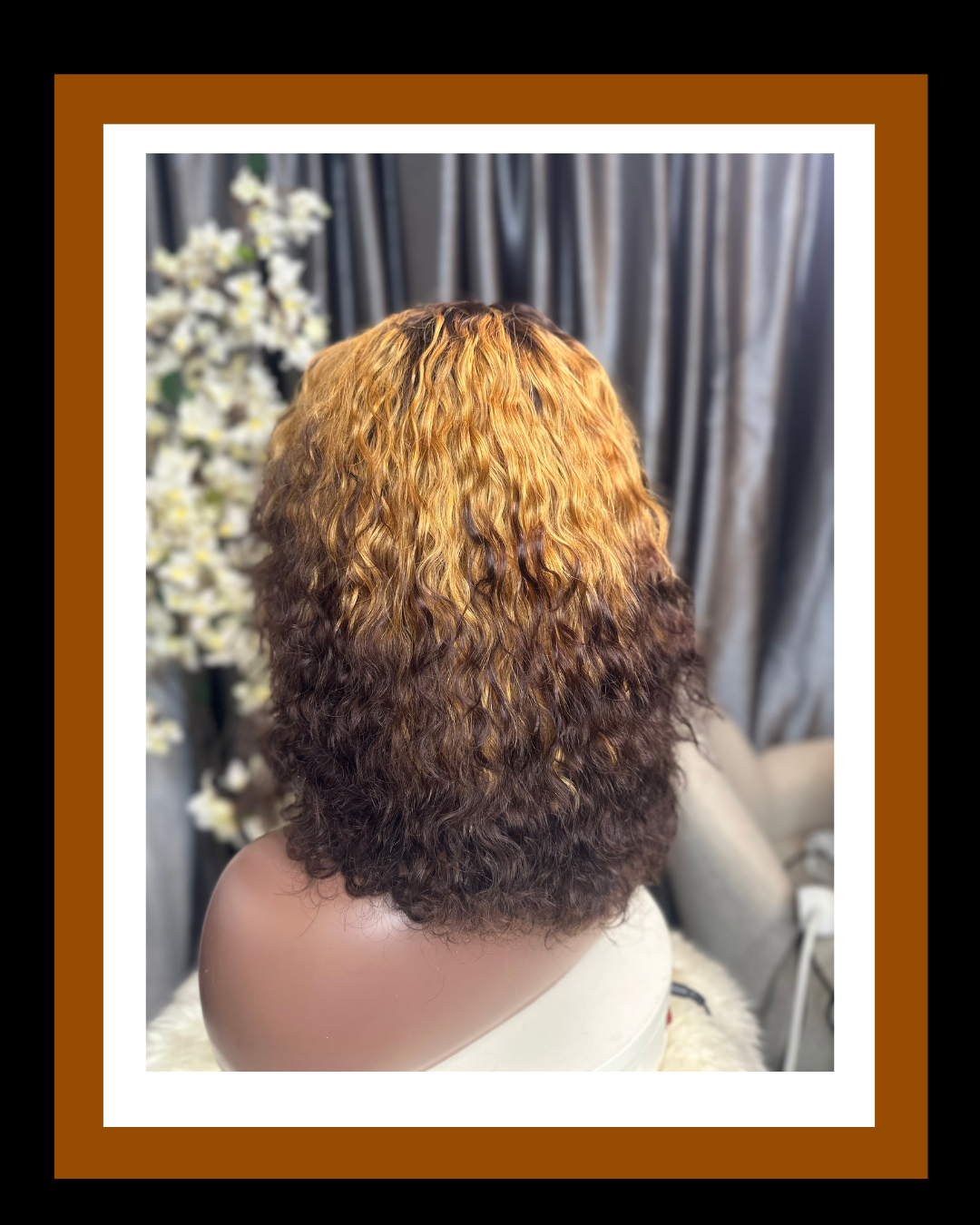 LARA LUXURY CURL SDD BANG WIG T4/30/4