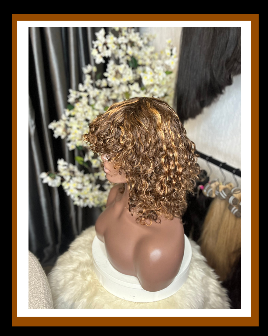 LARA LUXURY CURL SDD BANG WIG